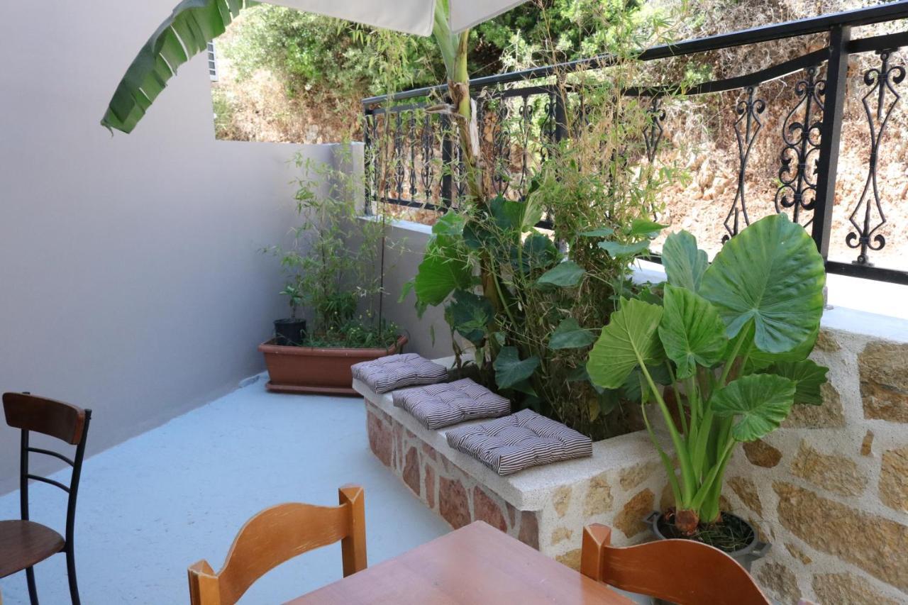 Michaela Hotel Poros  Exterior photo